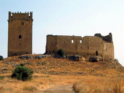 APUDEPA alerta sobre el deterioro de la ermita y el castillo de Yecra (BIC)